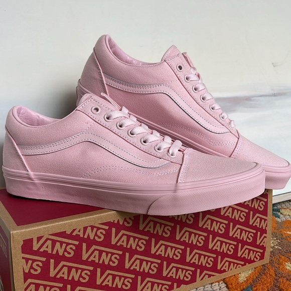 Vans Men’s Old Skool
Pastel Mono Pink
VN000CT8PNK 
Sneakers - Picture 10 of 16